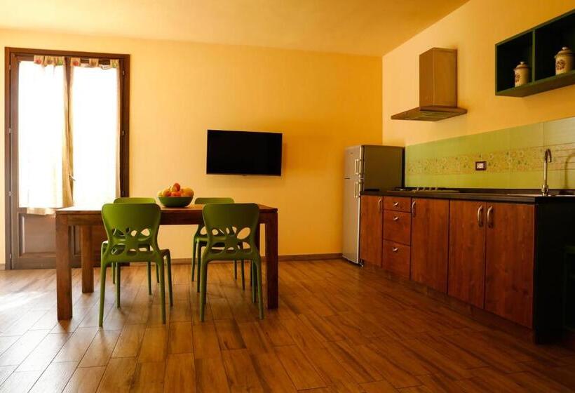 דירת חדר נוף לגינה, Leonardo Resort