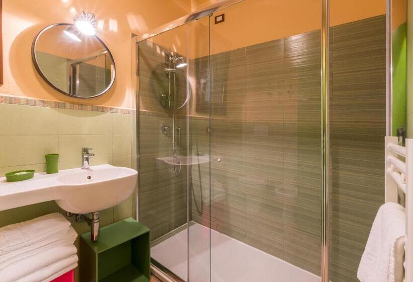 דירת חדר, Leonardo Resort