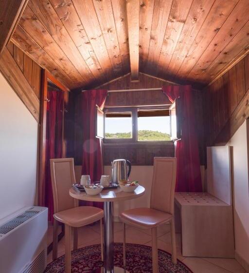 غرفة ديلوكس مطلة على المدينة, Conte Ruggero