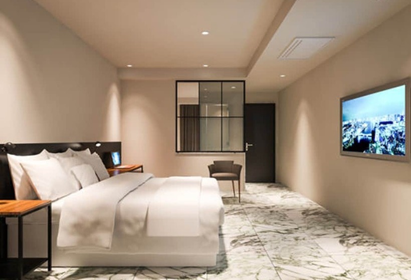 디럭스 룸, The Empress