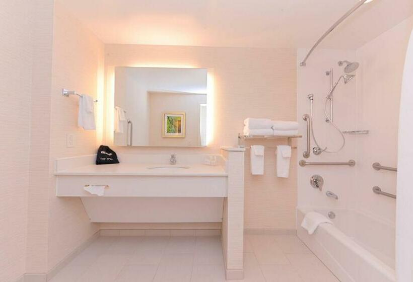 غرفة قياسية سرير كينج, Fairfield Inn & Suites By Marriott Plymouth White Mountains