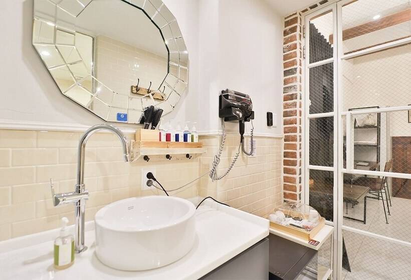 스위트, February Hotel Hwanggeum