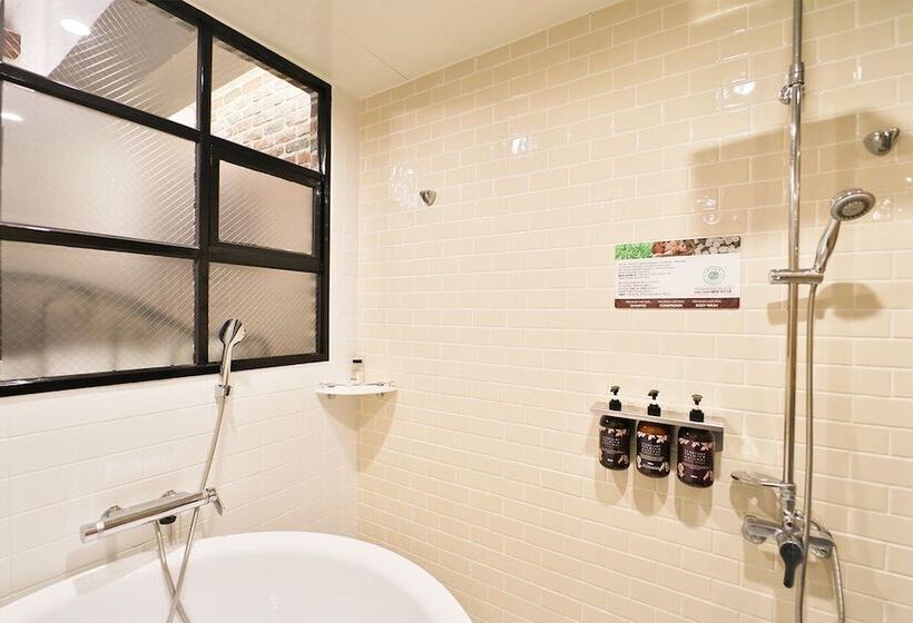 Люкс, February Hotel Hwanggeum