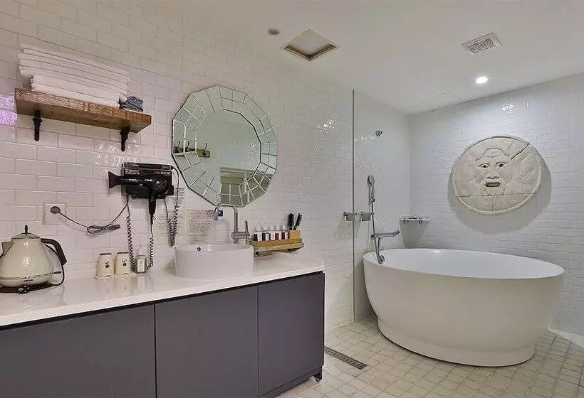 Premium-sviitti, February Hotel Hwanggeum