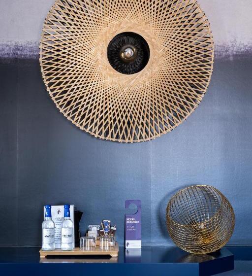 غرفة عائلية, Hôtel Le Français