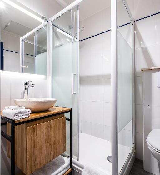 Номер Стандарт, Hôtel Le Français