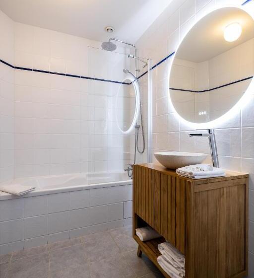 غرفة سوبيريور ثلاثية, Hôtel Le Français