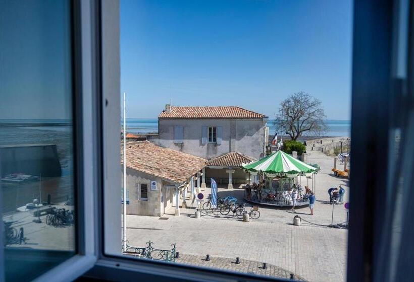 غرفة سوبيريور ذات إطلالة, Hôtel Le Français