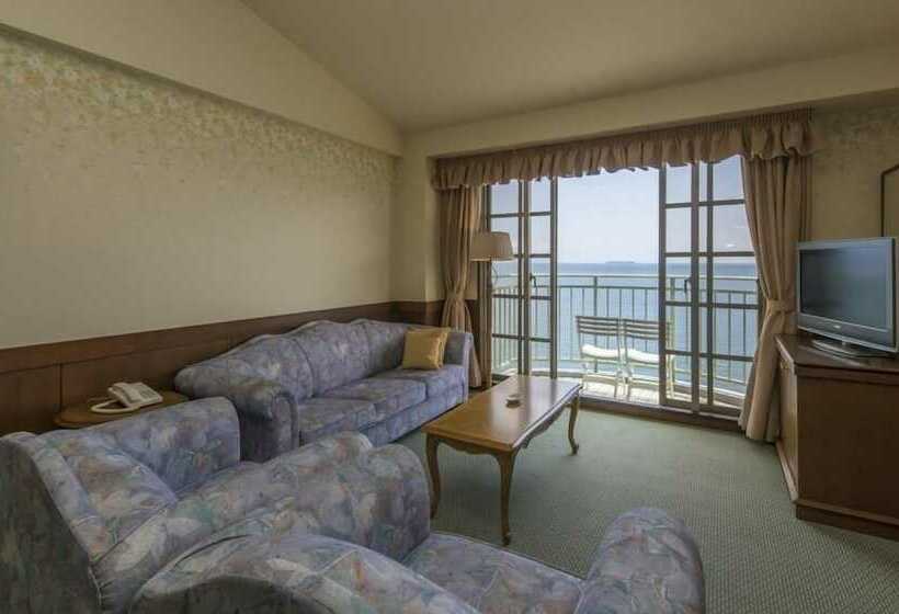 סוויטת ג'וניור, La Classe De Cienega