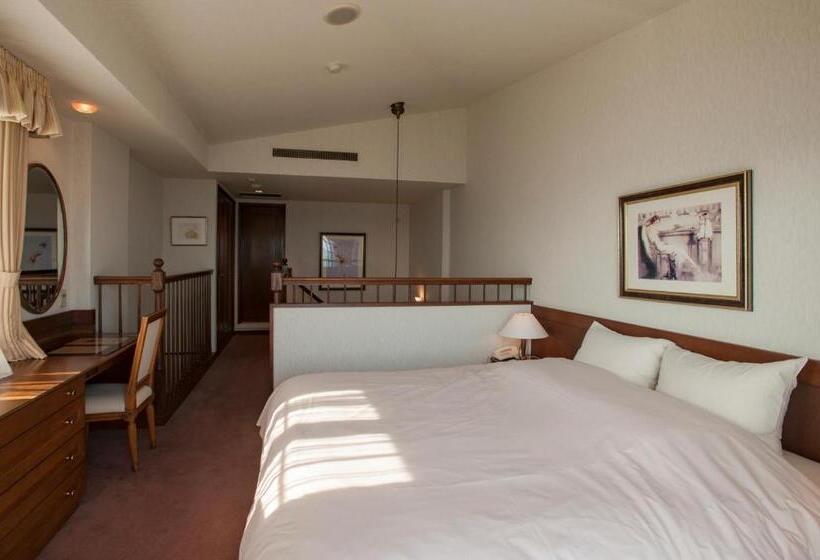 סוויטת דופלקס, La Classe De Cienega