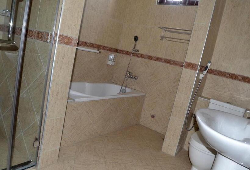 جناح جونيور, Lantana