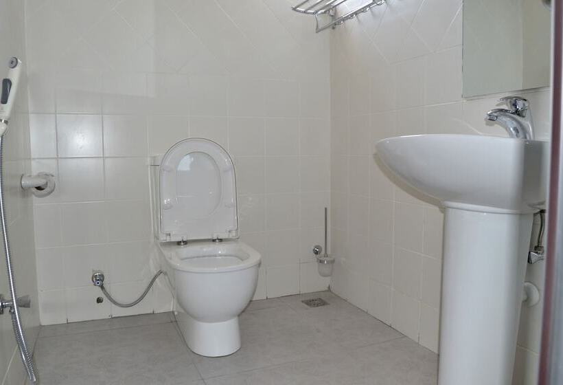 جناح جونيور, Lantana