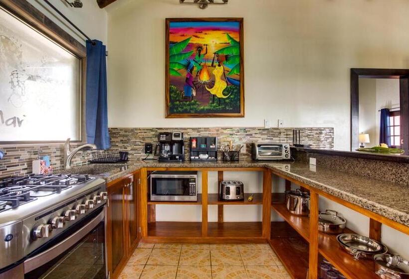 סוויטת סופריור נוף לים, Mariposa Belize Beach Resort