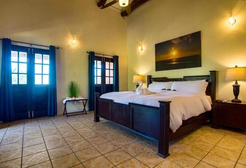 キングサイズベッドのスイートルーム, Mariposa Belize Beach Resort