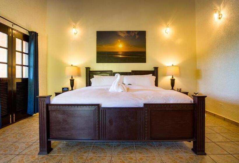 מיטת קינג בסוויטה, Mariposa Belize Beach Resort