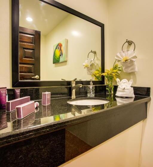 סוויטת סופריור נוף לים, Mariposa Belize Beach Resort