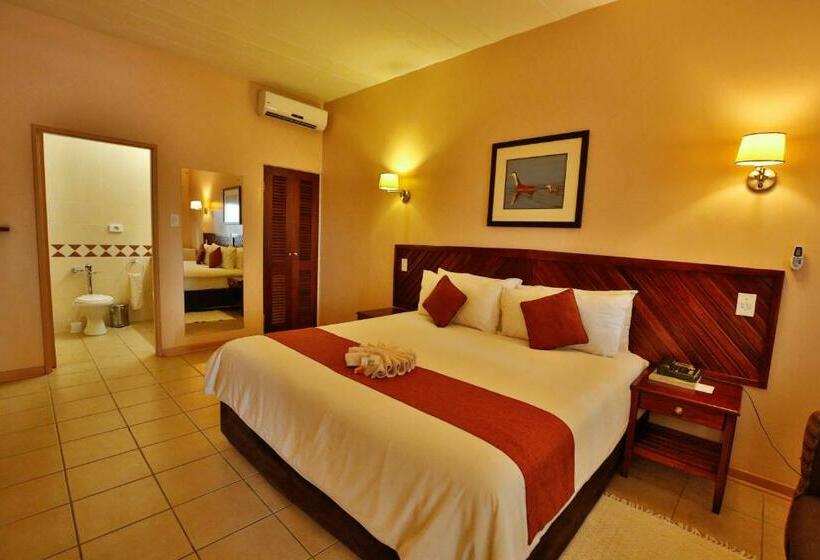 اتاق لوکس با تخت بزرگ, Maun Lodge