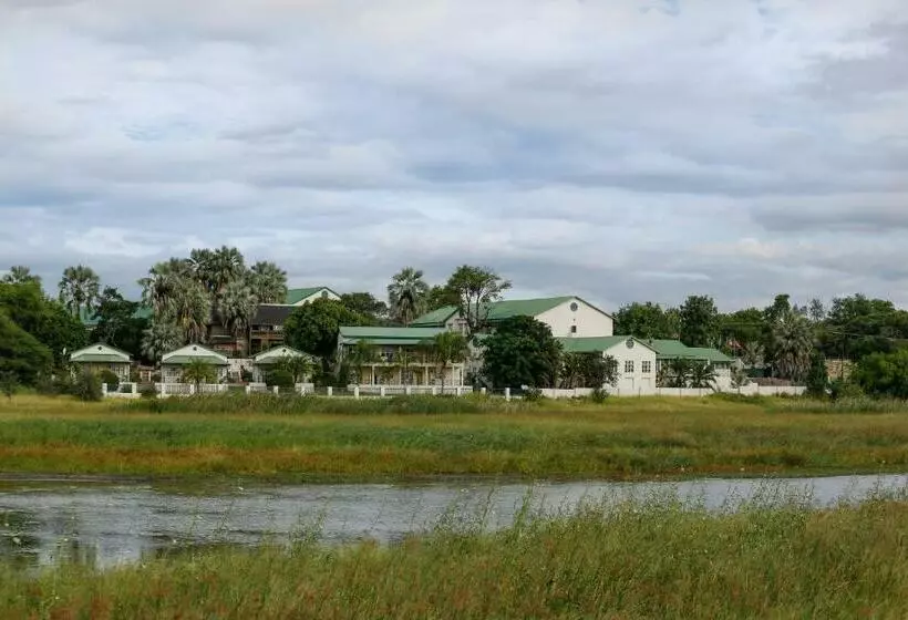اتاق استاندارد با تخت بزرگ, Maun Lodge