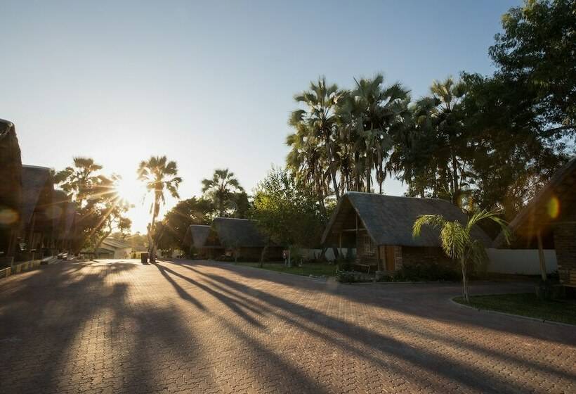 کلبه ییلاقی, Maun Lodge