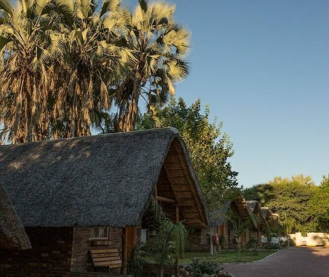 کلبه ییلاقی, Maun Lodge