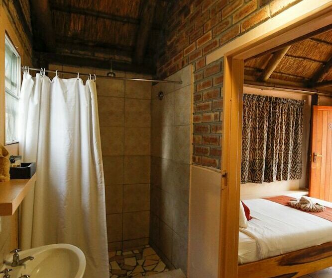 کلبه ییلاقی, Maun Lodge