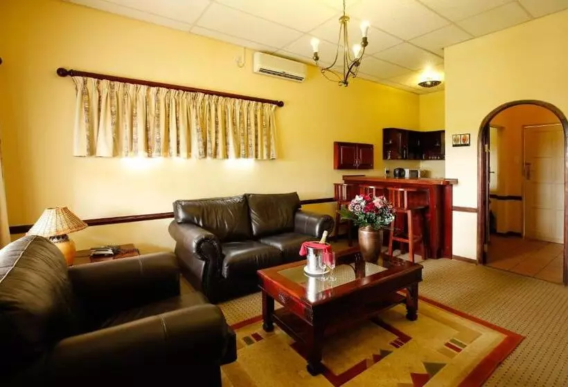 اتاق لوکس با تخت بزرگ, Maun Lodge