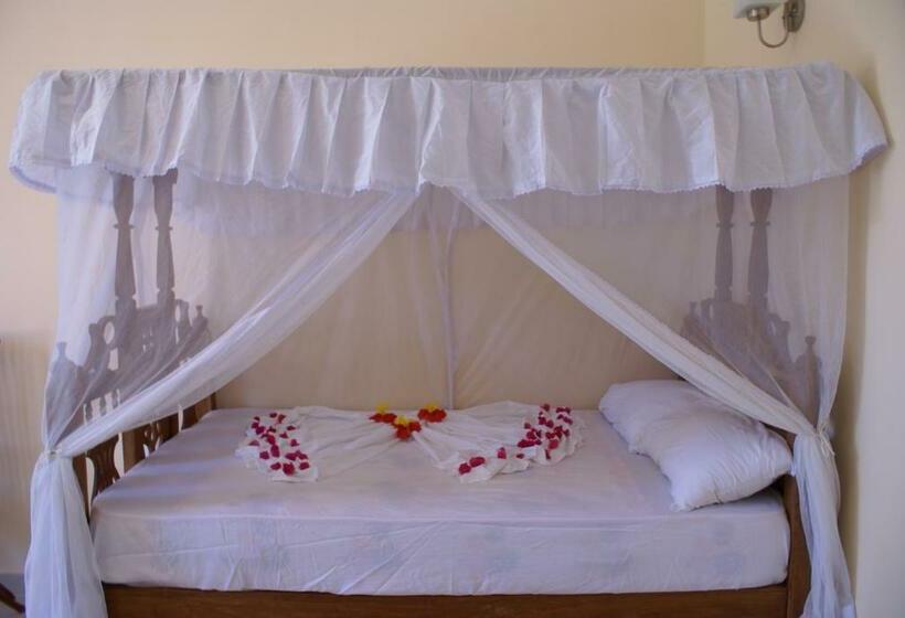 فيلا غرفة نوم واحدة مطلّة علي البحر, Moonshine Uroa Boutique