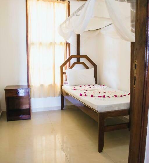 فيلا غرفة نوم واحدة مطلّة علي البحر, Moonshine Uroa Boutique