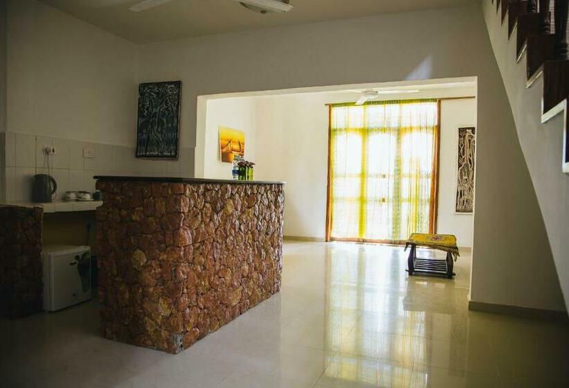 فيلا غرفة نوم واحدة مطلّة علي البحر, Moonshine Uroa Boutique