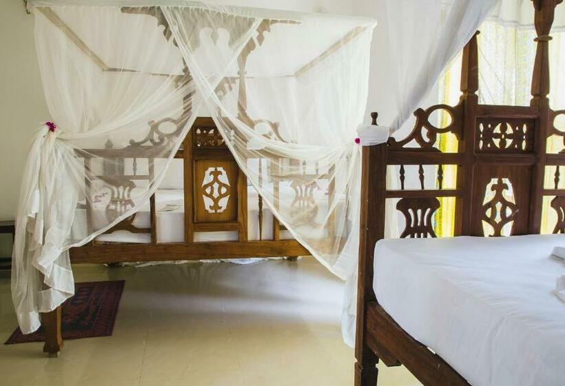 فيلا غرفة نوم واحدة مطلّة علي البحر, Moonshine Uroa Boutique