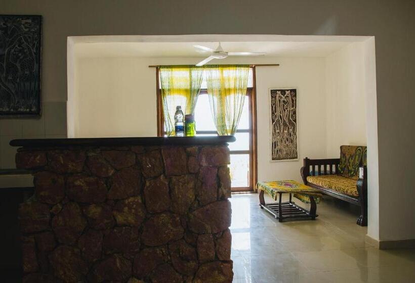 فيلا غرفة نوم واحدة مطلّة علي البحر, Moonshine Uroa Boutique