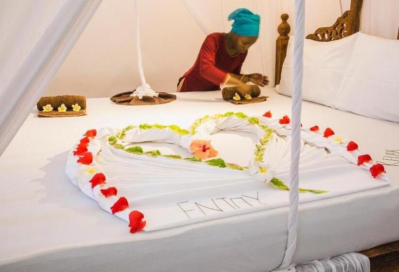 غرفة ديلوكس ثلاثية مطلة على البحر, Moonshine Uroa Boutique