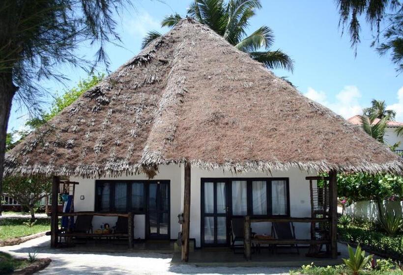 بنجلو ديلوكس, Moonshine Uroa Boutique