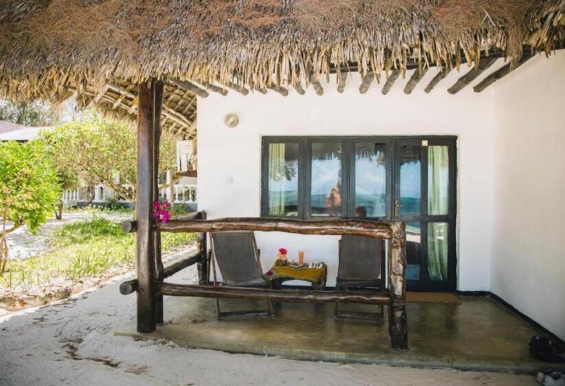 بنجلو ديلوكس, Moonshine Uroa Boutique