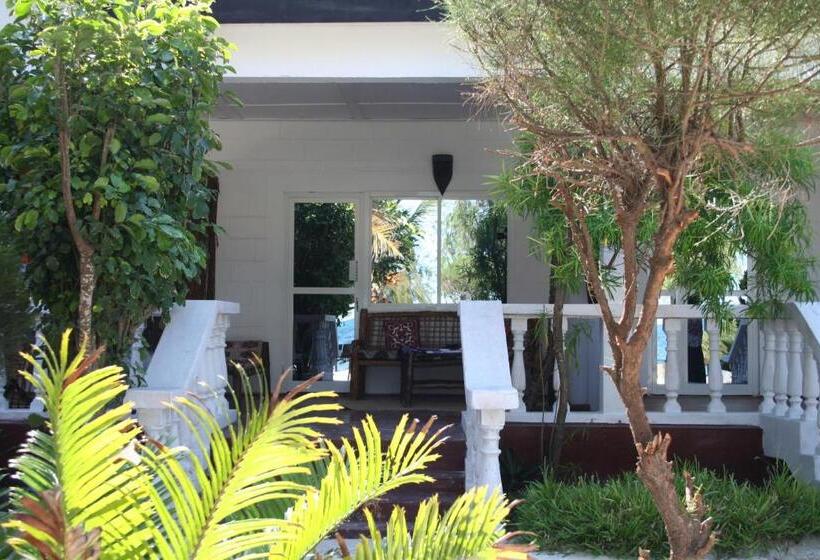 Triple Room Sea View, Moonshine Uroa Boutique