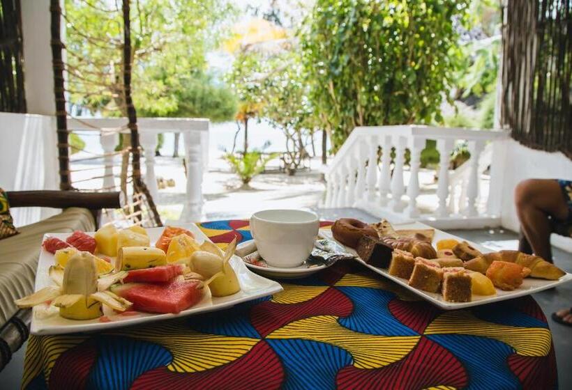 Triple Room Sea View, Moonshine Uroa Boutique