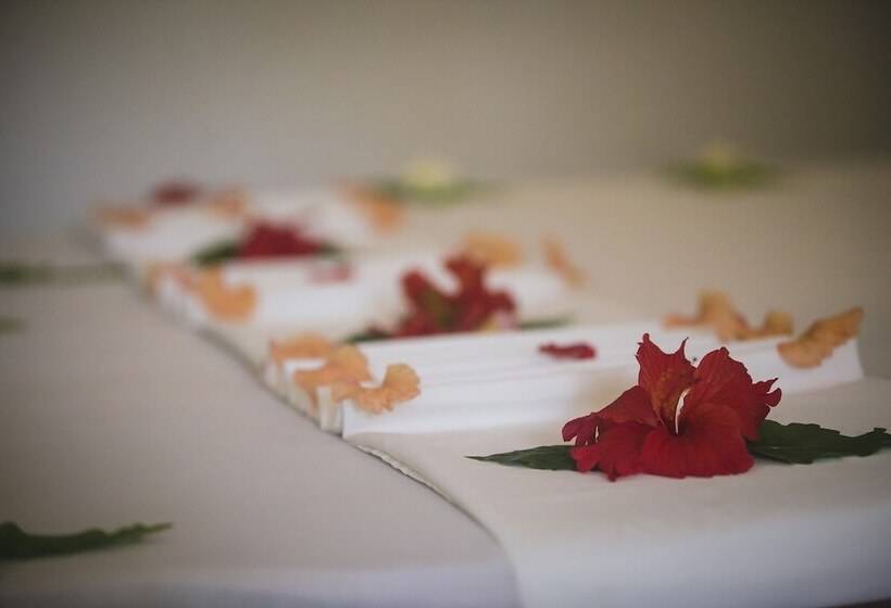 غرفة عائلية مطلّة علي البحر, Moonshine Uroa Boutique