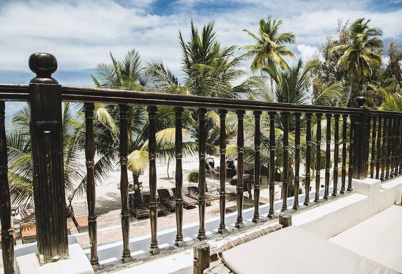 غرفة ديلوكس ثلاثية مطلة على البحر, Moonshine Uroa Boutique