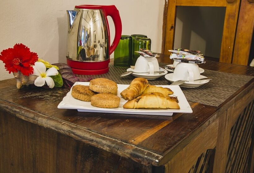 غرفة عائلية مطلّة علي البحر, Moonshine Uroa Boutique