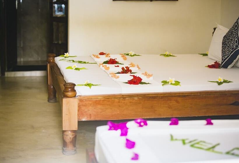 غرفة عائلية مطلّة علي البحر, Moonshine Uroa Boutique