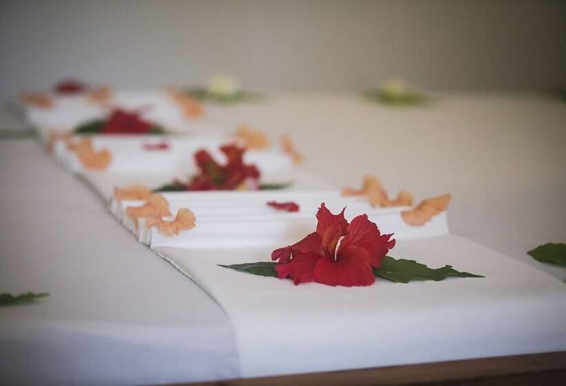 غرفة عائلية مطلّة علي البحر, Moonshine Uroa Boutique