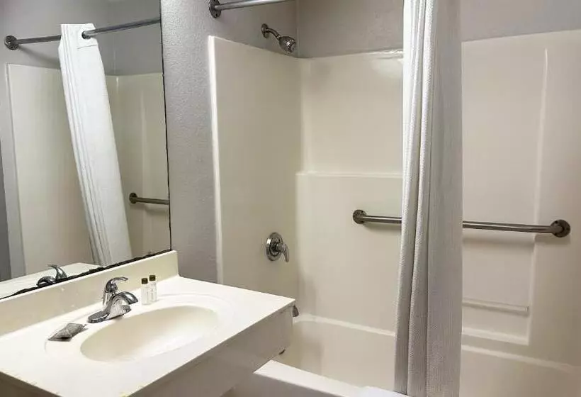 اتاق استاندارد با تخت بزرگ برای معلولان, Super Inn & Suites Philadelphia