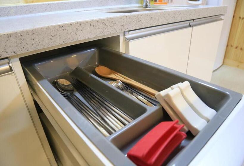 استودیوی استاندارد, Jeju Best Hill