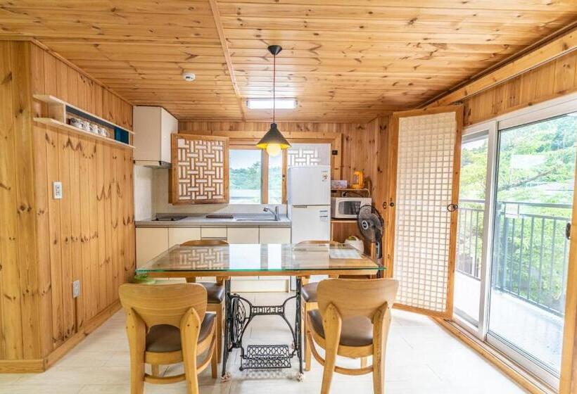 استودیو استاندارد با بالکن, Jeju Best Hill