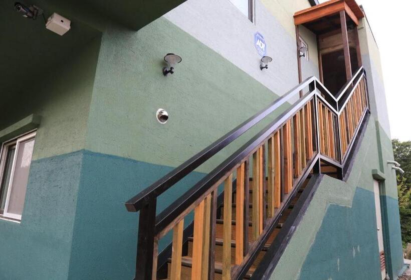 Superior studio with balcony, Jeju Best Hill