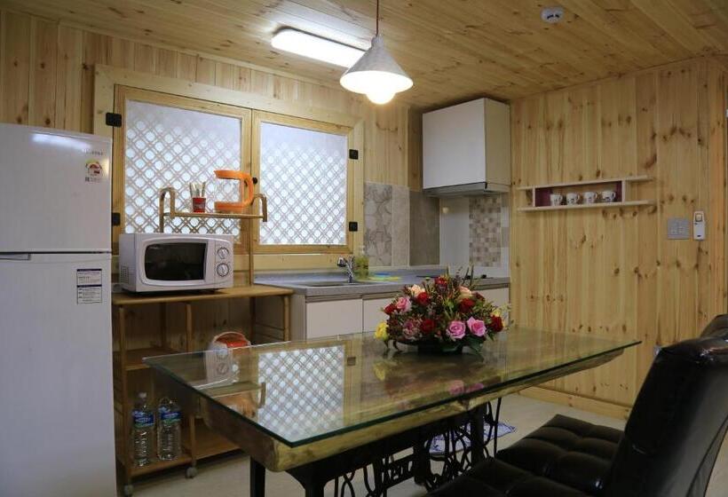 Superior studio with balcony, Jeju Best Hill