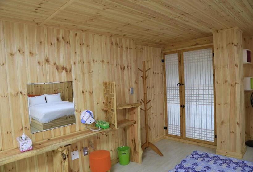 Superior studio with balcony, Jeju Best Hill