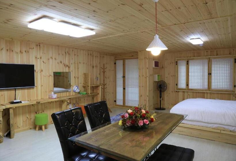 Superior studio with balcony, Jeju Best Hill