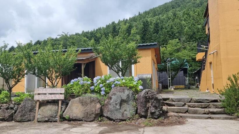 خانه 2 خوابه, Jeju Best Hill