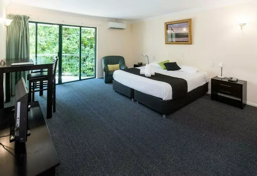 キングサイズベッドのスタンダードルーム, Comfort Hotel Pacific Cleveland